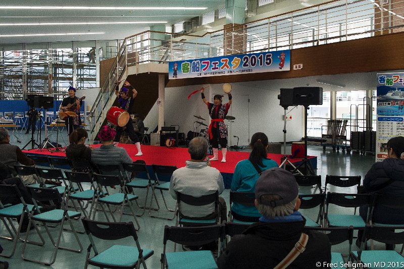 20150314_140954 D4S.jpg - Performers, Port of Kobe